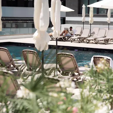 Marina Blue In Odyssey Pools And Parking Daire Navodari